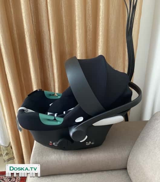 Продаю детскую автолюльку/салькаль и базу/крепление под него вместе, для безопасности