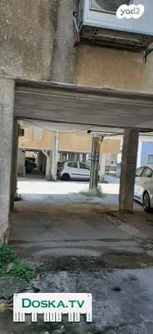 Сдаётся большая стоянка на долгий срок под жилым домом на