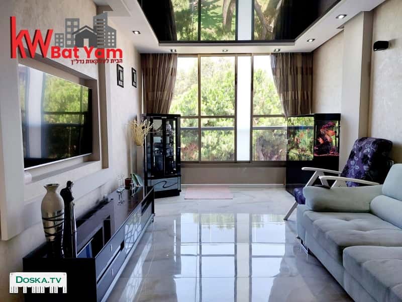 Ваш уголок рая в самом сердце Бaт-Яма!  Представляем вам