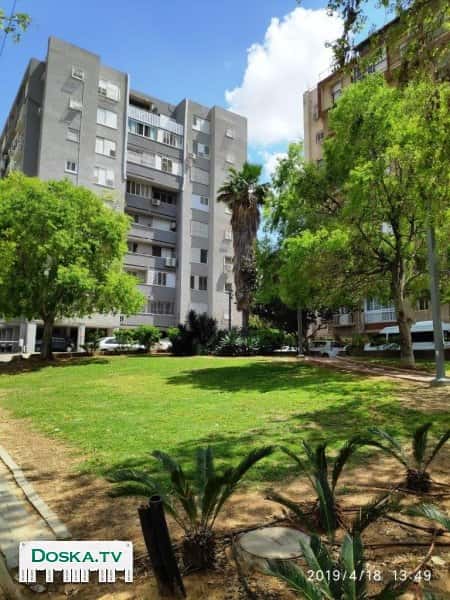 Сдается 1ком.,благоустроенная,лифт. в центре холоне... только женщине.