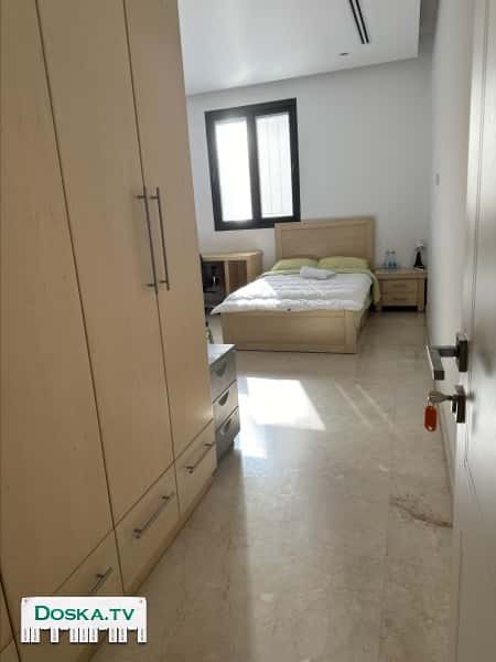 Сдадим в аренду. Большую Комнату на вилле в Холоне