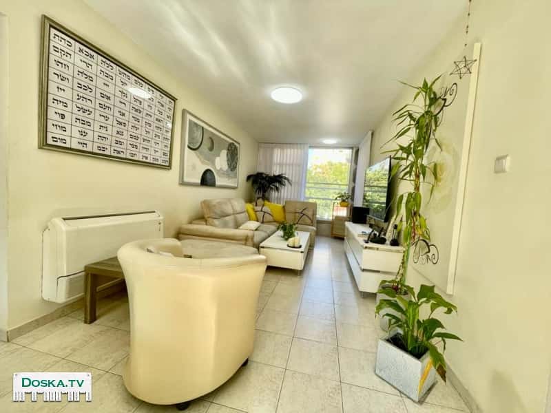 Улица Ха-Шарон Бат-Ям (популярный район Рамат-Ханаси) 3 комнаты, 75 кв.м.,