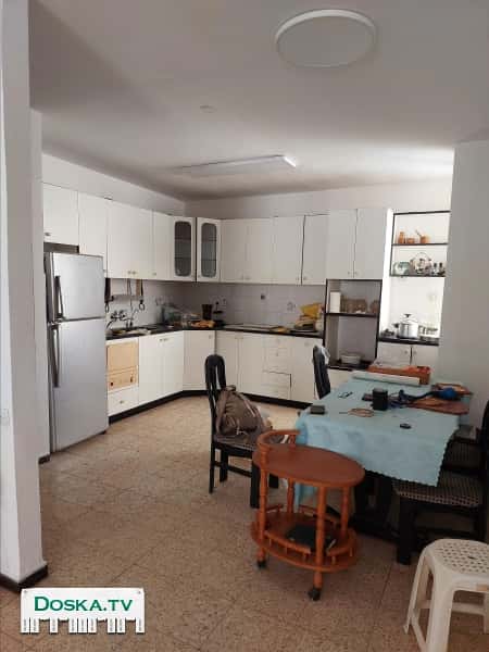 В доме идет проект тама 38,поетомy дешево. Подходит томy, кто