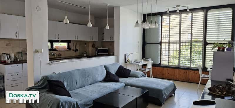 квартира 3,5 комнаты (размером как 4-х комнатная) на тихой и