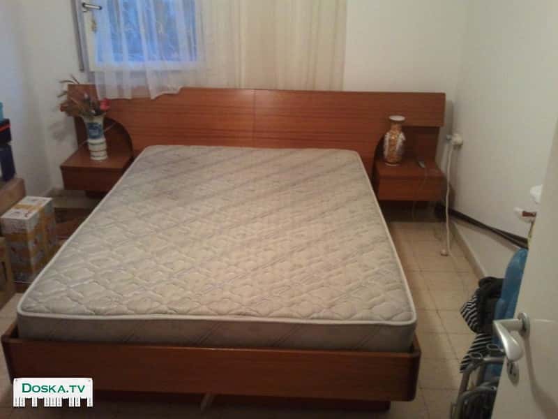 Кровать двух-спальная с тумбами - 220 на 205 и матрас