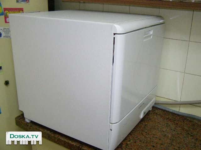 Малогабаритная, фирмы Электролюкс,  как новая, размеры 45X48 см