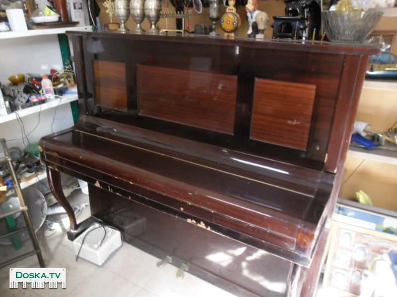 в Хайфе на Адаре  немецкое пианино "Петроф"  за