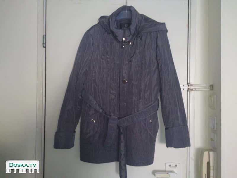 куртка женская на продажу очень качественная, теплая красивая не одетая