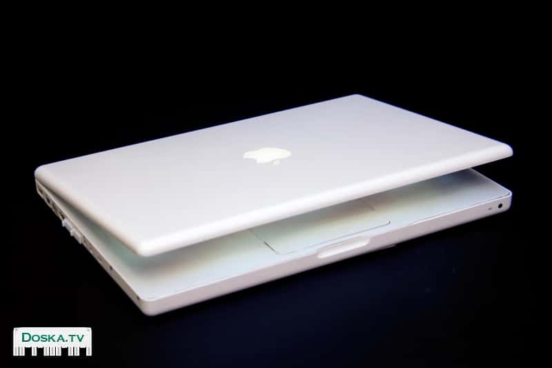 Apple MacBook, в хорошем состоянии.  Название модели: MacBook Идентификатор