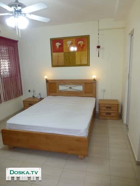 По случаю переезда  двухспальная кровать 1.40х1.90, в хорошем состоянии