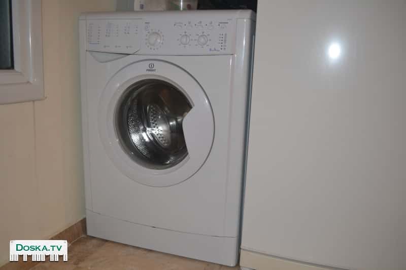 стиральную машинку Indesit IWC 6103. 1000 оборотов 6 кг загрузки,