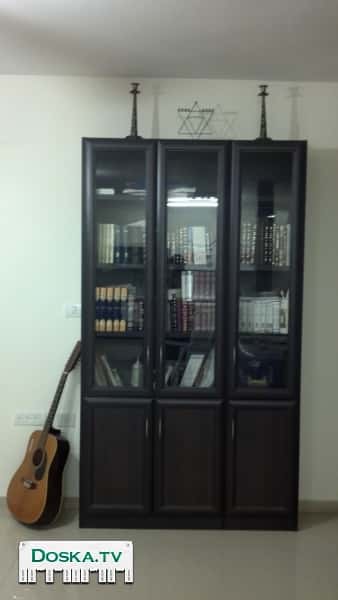 Продаю мебель в салоне высокого качества и цвета той же