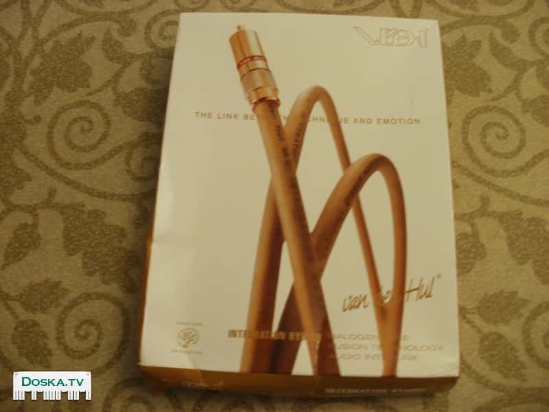 Высокоточный межблочный кабель Van den Hul(Голландия).Длина 1м.Предпочтительно для аппаратов класса