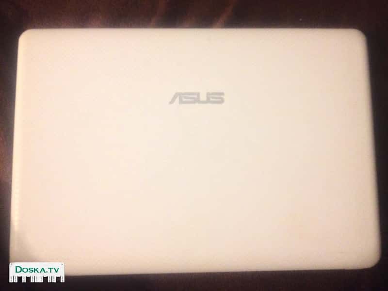 Удобный нетбук в комплекте с сумкой