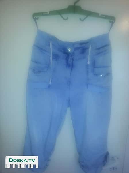 джинсовые бриджи 46 размера, как новые, стали малые