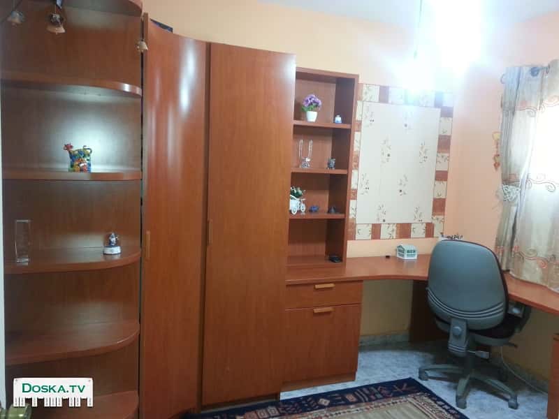 Мебель для детской комнаты  из цельного дерева вишневого цвета