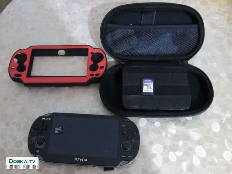 1.Psvita рабочая в хорошем состоянии на гарантии.2.Комплект:Psvita,чехол,защита,плёнка на два экрана,игра