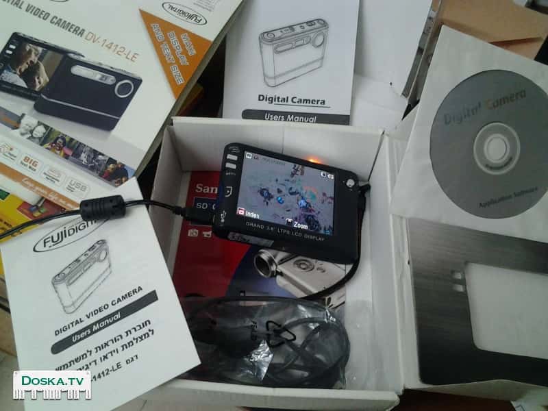 Дигитальная видеокамера с легким управлением,большой 3,6-дюймовый,жк дисплей на TFT элементах,фотосъемка