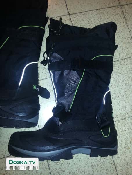 Новые теплые сапоги,куплены в Канаде,39 размер