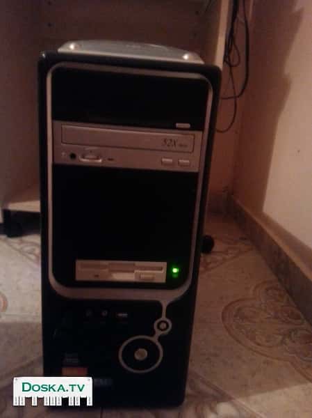 стационарный компьютер в хорошем состоянии (в комплекте экран и клавиатура)