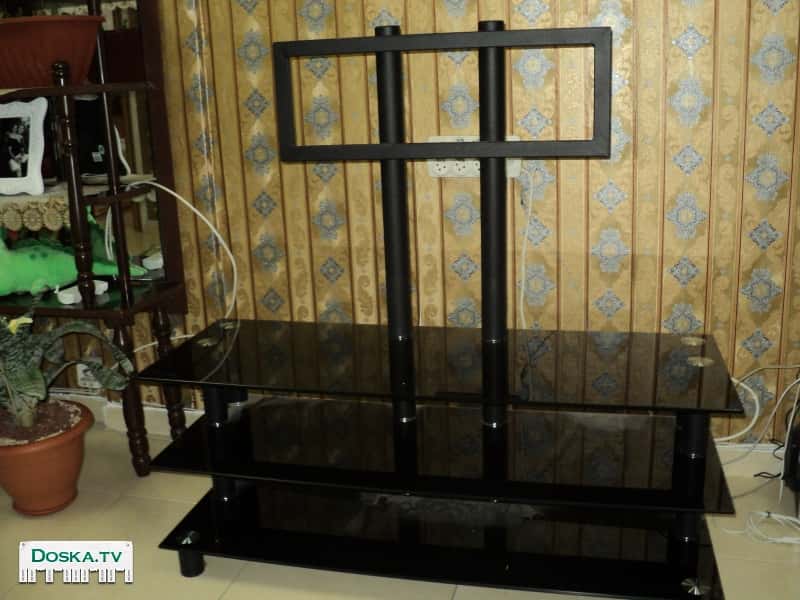 Стоял телевизор 42 инч, и еще кучу всего.