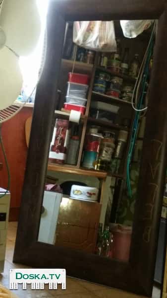 большое зеркало в деревянной оправе 830х1500. Цена 120 шек.
