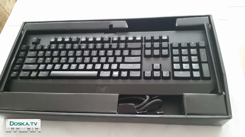 Клавиатура фирмы Razer очень удобна для геймеров, полная подсветка.