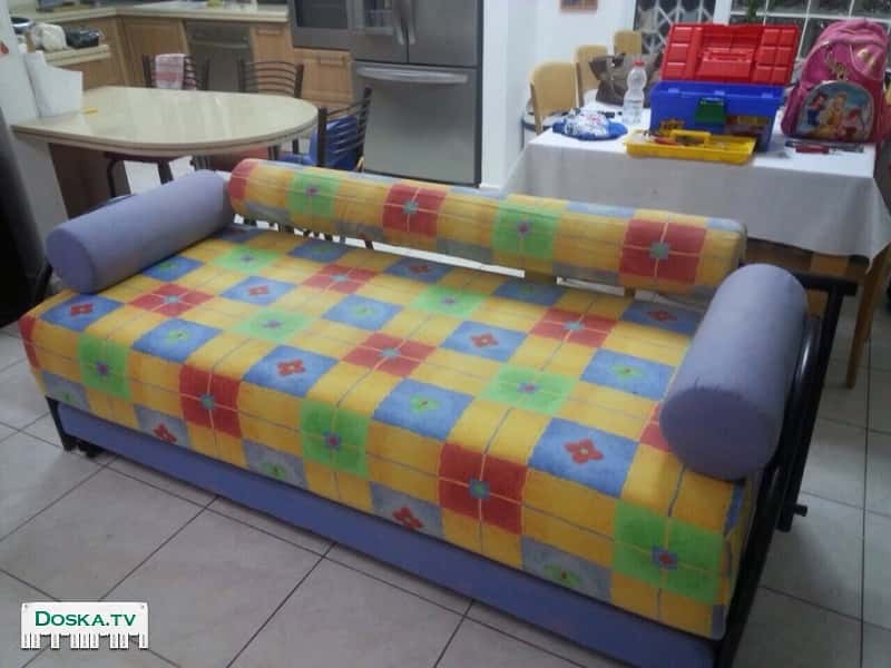 молодежная кровать за 400 шекелей в хорошем состоянии, телефон: 054-233-78-06.