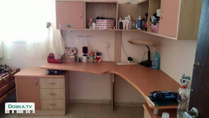 Угловая мебель для 2-х школьников, изготовленная на заказ: красивой формы