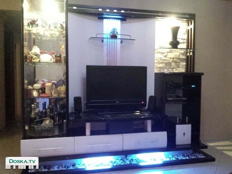 роскошная витрина с тройной подсветкой производство Италия фирмы DAX. Как