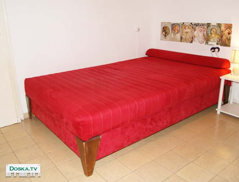 Кровать в отличном состоянии,  в связи с переездом. Ширина