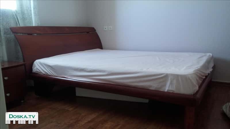 спальня. дерево, вишня. в очень хорошем  состоянии. просьба звонить