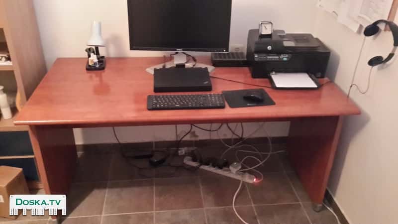 Продаю стол для работы 160/80. Как новый.