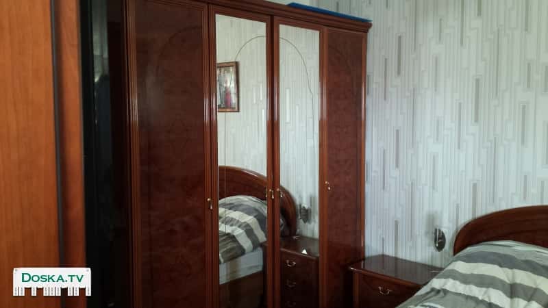 Продаем 4-дверный шкаф в связи с переездом. УМЕСТЕН ТОРГ