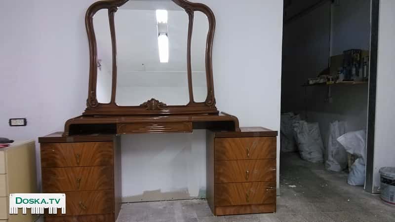 Почти новое.