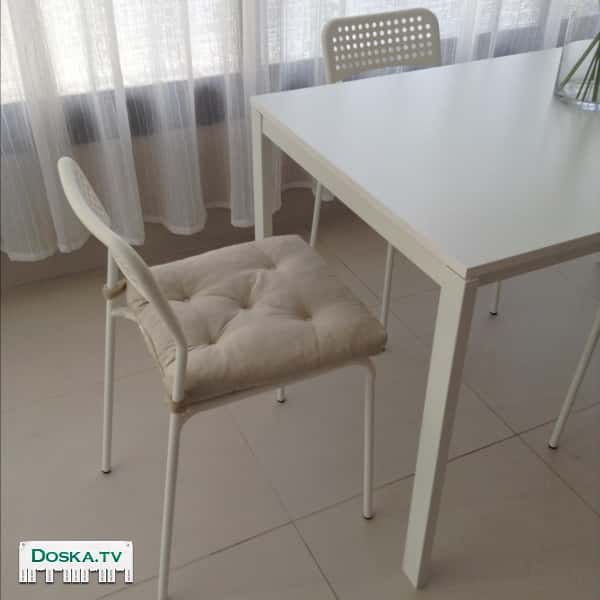 Стулья белые с мягкими подушками. В идеальном состоянии. Цена за