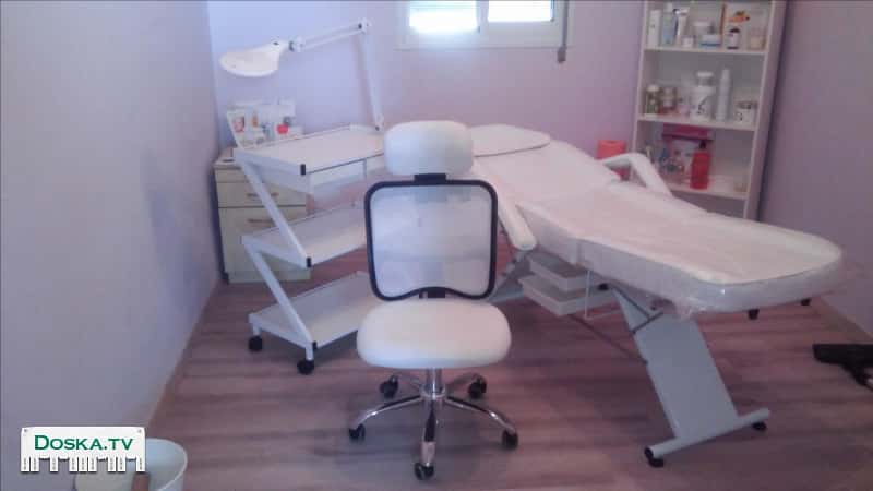 Кушетка косметологическая, агала, лампа -лупа, стул. Все практические новое, использовалось