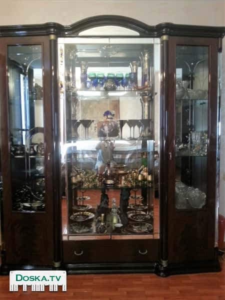 Итальянская витрина в отличном состоянии.