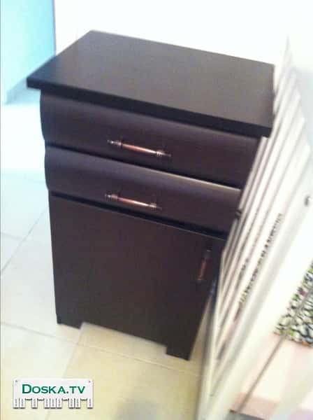 В Нагарии продаются три тумбы.