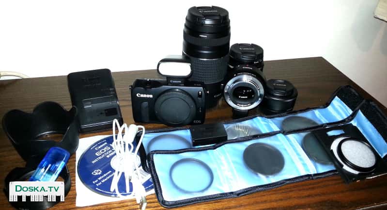 фотоаппарат Canon EOS-M. Возраст 2 года, состояние - как новый.