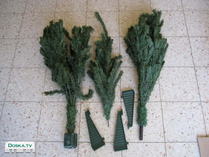 Елка искусственная новогодняя, составная из трех частей, высота 130 см,