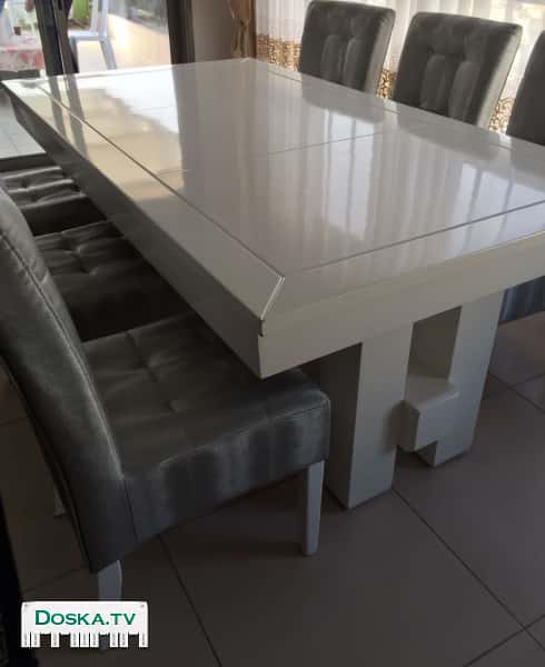 Отличный стол со стульями - 2500 шек