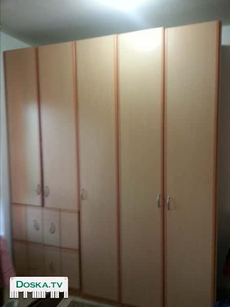 5-ти дверный шкаф из светлого дерева длина 2 метра-500 шекелей,