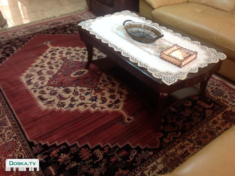 Ковёр шерстяной в хорошем состоянии.