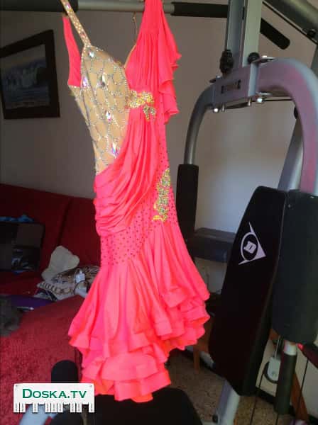 Платье для бальных танцев, как новое.