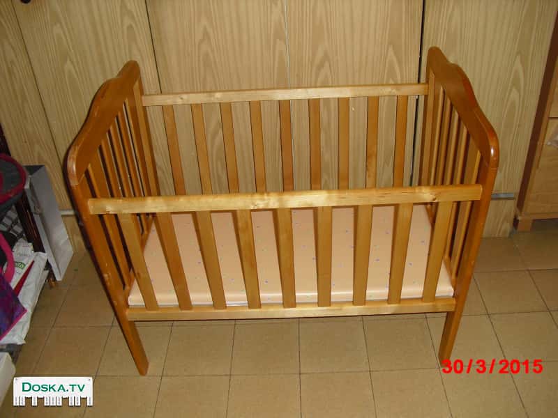 детскую кровать 200 шек. и такую же чуть поменьше 100