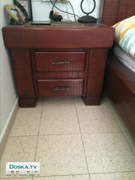 Двухспальная кровать и две тумбы(160*200). Цельное дерево, работа на заказ.