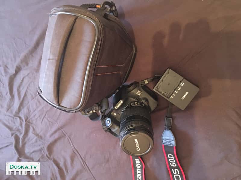 Зеркальный фотоаппарат, в комплекте сумка, зарядное устройство, карта памяти 8gb,