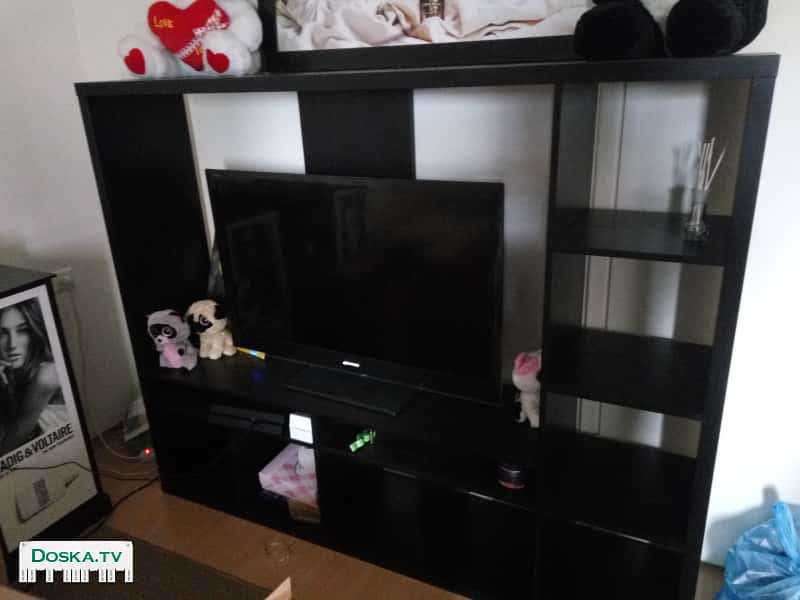 Тумба (витрина) под телевизор. Как новая. Самовывоз.