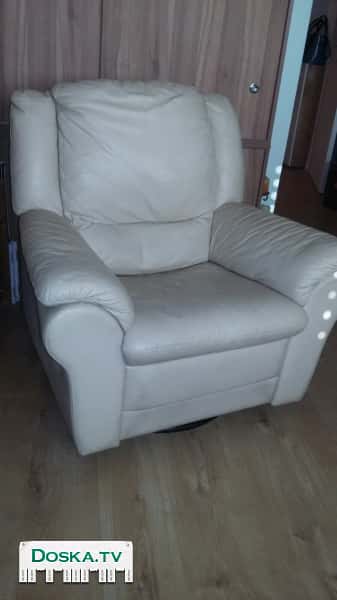 кресло кожаное (Италия) б/у, в хорошем состоянии 350 шек.